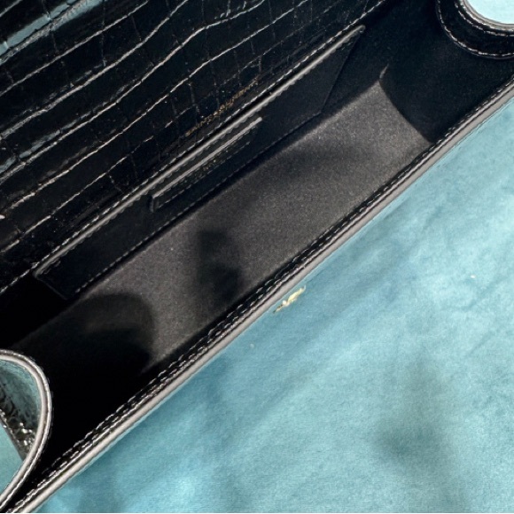 Yves Saint Laurent Black Croc-Embossed Leather Bag with Gold Chain - Picture 5 of 8